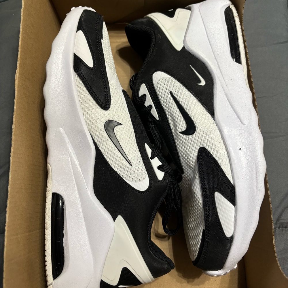 Nike air max bolt women size 9.5